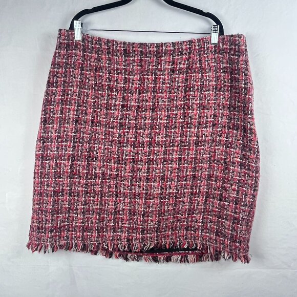 Talbots Dresses & Skirts - Talbots Boucle Pink Mini Skirt 18W
